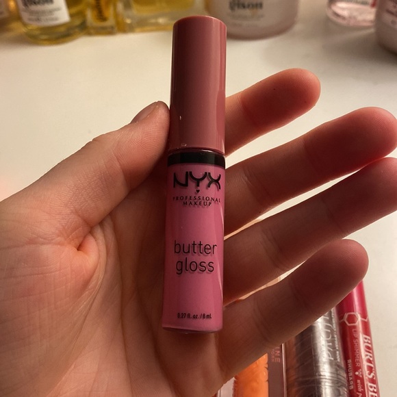 9 Drugstore lip products - Picture 5 of 9